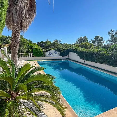 Casa de Férias Avec Piscine 1